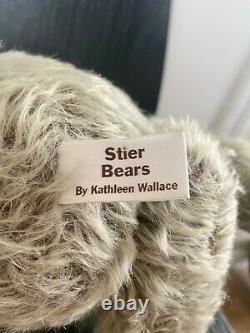 16 Stier Bear By Kathleen Wallace