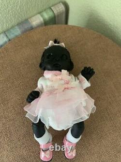 Artist Baby Gorilla. Fully Jointed And Comes With All Her Outfits. Free P&P