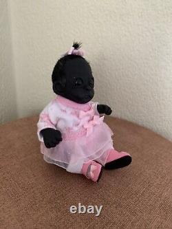 Artist Baby Gorilla. Fully Jointed And Comes With All Her Outfits. Free P&P