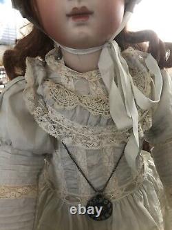 Artist Doll-24 Depose TeTe JUMEAU French Bisque Head Doll