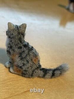 Dollhouse miniatures 112 artist Offering ooak cat