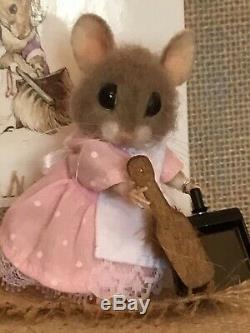 Needle Felted Mouse Hunca Munca Beatrix Potter Inspired Handmade By Suzanne