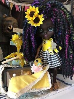 OOAK Custom Sweet Honey Bee Blythe Doll with Room-box, Furnitures & Accessories