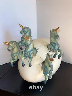 SERGIO BUSTAMANTE LARGE EGG WITH 5 UNICORNS. UNIQUE PIECE OOAK. With COA