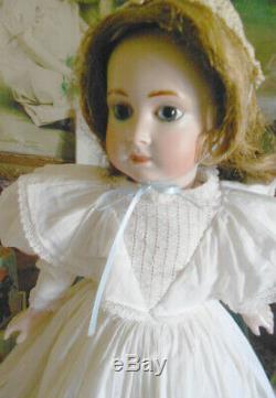 Antique Français Reproduction Halopeau Artiste Bisque Doll