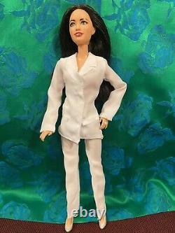 Aoc Alexandria Ocasio-cortez Ooak Barbie Doll Custom Repaint Collectionneur Fait À La Main