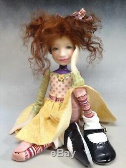 Artiste Doll Foncé Auburn Hair Big Shoes Ooak