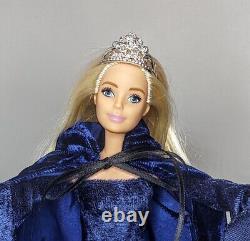Blonde Medieval Reine Princesse Bleu Marine Robe Barbie Poupée Ooak Sur Mesure