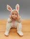 Costume De Lapin Sculpté Ooak Pour Poupée Enfant Darla Knox Artisan Dollhouse Miniature 112