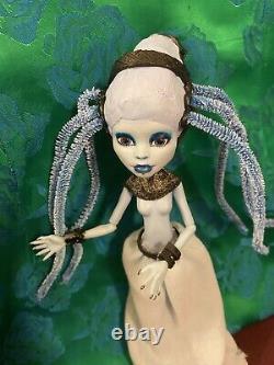 Diva Plavalaguna Doll Ooak Handmade Collector Custom Repaint Monstre Haut Unique