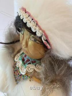 Inuit Eskimo Kathy Ward NERVOUS BRIDE Vtg Doll OOAK Museum Artist Handmade

<br/> 	 	

<br/>La mariée nerveuse Inuit Eskimo Kathy Ward poupée vintage OOAK artiste du musée faite à la main