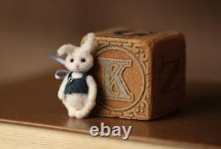 Lapin Miniature OOAK Artiste Printemps Lapin Fait Main Maison de Poupée KamilaKW