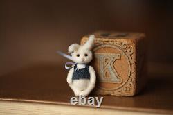 Lapin Miniature OOAK Artiste Printemps Lapin Fait Main Maison de Poupée KamilaKW