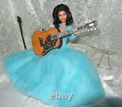 Loretta Lynn Barbie Doll Celebrity Robe & Guitare Bleue Artisanale Ooak By Olia