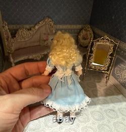 Maison de poupée miniature de l'artisan Alice au pays des merveilles 1:12 Poupée enfant