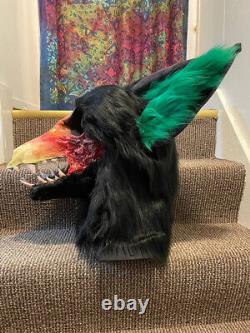 Masque d'Halloween en fourrure de chien crâne, fait main par un artiste, effrayant et terrifiant, unique en son genre.