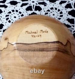 Michael D. Mode Vase en bois unique avec couvercle signé par l'artiste