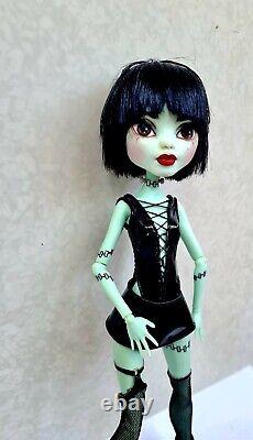 Monster High Doll Ooak \epaint Frankie Stein