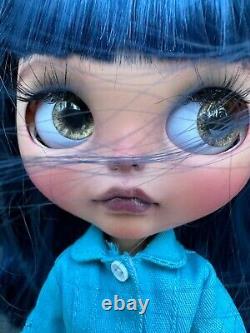 Nouveau! Blythe OOAK Art Custom Doll formé par l'artiste américain Blue Mountain sur Etsy.