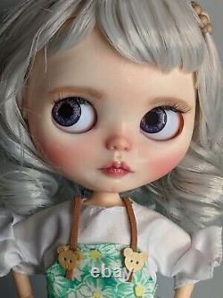 Ooak Blythe Personnalisée Par Candy Color Dolls. Aménagement Inclus