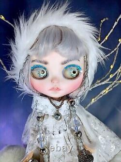 Ooak Custom Blythe Doll Snow Maiden Avecaccessoires 10 Stand En Bois Et Ours Polaire