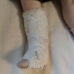 Ooak Jambe Cassé Cast Sad Pout Boo Boo Bandage 18 Porcelaine Doll Artiste Fait À La Main