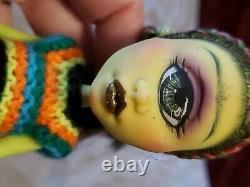 Ooak Monster High Iris Clops Repaint Belle Goth Gothique Une Poupée D'art Yeux