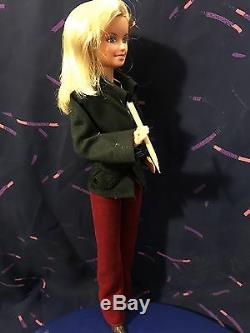 Poupée Barbie Ooak Comme Buffy Contre Les Vampires Sur Mesure À La Main Par L'artiste Collector