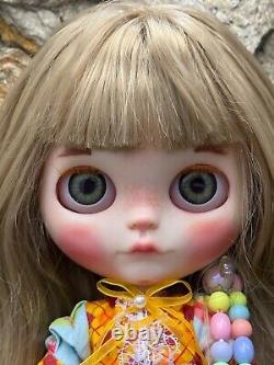 Poupée Blythe personnalisée, poupée d'art Blythe, Clara faite à la main et unique en son genre.