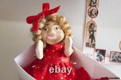 Poupée Shirley Temple avec boîte d'affichage, 112 Miniature Artisanale Unique en Son Genre (OOAK)