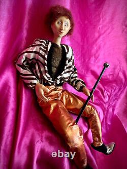 Poupée d'argile de l'artiste OOAK Georgia Landau, sculptée à la main dans un style Punk Rock New Wave des années 1980.