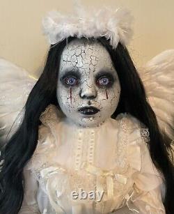 Poupée d'art d'horreur unique en son genre effrayante, terrifiante, diabolique faite à la main, accessoire d'Halloween ange déchu fille.