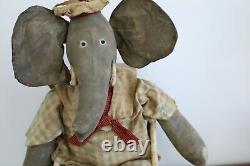 Poupée éléphant primitive en art populaire OOAK 21 'en tissu rembourré, signée 2006