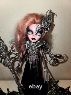 Poupée personnalisée Gigi Gothic Demoness de Monster High OOAK
