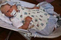 Réaliste Toddler Doll Reborn 7lbs Realborn Bébé Hiver 3 Onces Par Marie Artiste 9yrs