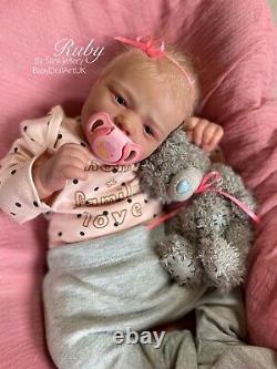 Reborn Baby Girl Doll Ruby (realborn With Coa) De L'artiste Britannique Sara Jeffery