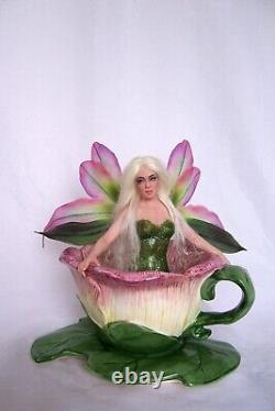 Sculpture unique Tea Cup Fairy, Fae par Phyllis Morrow (Pgm Sculpting)