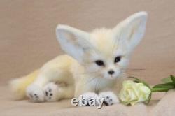 Unique OOAK Fennec Fox Cub: Peluche d'animal réaliste de collection pour artiste chiot.